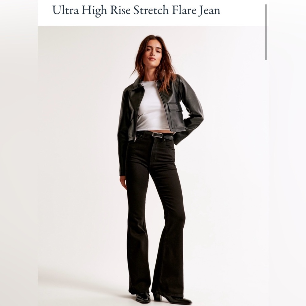Abercrombie & Fitch Ultra High Rise Stretch Flare Jean in Black Size 32/14 Short